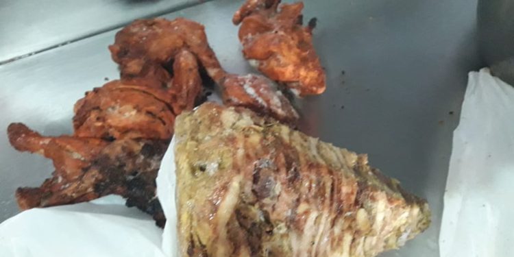 ഹോട്ടലുകളിൽ  പഴകിയ ഭക്ഷണസാധനങ്ങൾ പിടിച്ചെടുത്ത് നശിപ്പിച്ചു