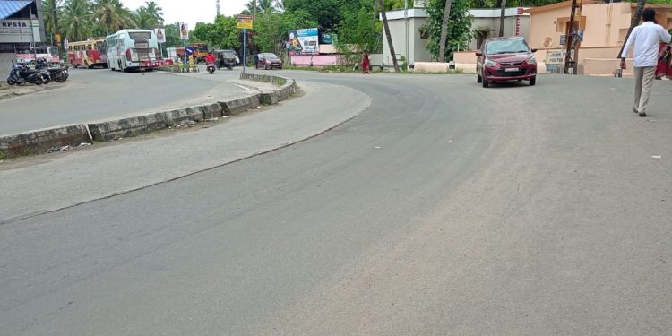 കെ.എസ്.ആർ.ടിസി ബൈപ്പാസ് റോഡ് നിർമ്മാണത്തിന്റെ അനാസ്ഥമൂലം അപകടങ്ങൾ വർദ്ധിക്കുന്നു