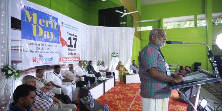 എൽ.എസ്.എസ് യു.എസ്.എസ് വിദ്യാർത്ഥികളെ അനുമോദിച്ചു: