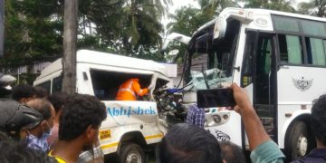 മുടപ്പല്ലൂർ കരിപ്പാലിയിൽ വാഹന അപകടം ഒരാൾ മരിച്ചു.