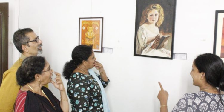 മലമ്പുഴയിലെ ചിത്രപ്രദർശം ശ്രദ്ധേയമാകുന്നു