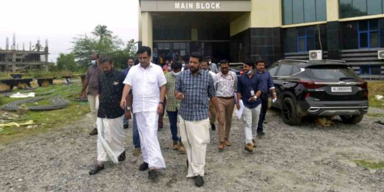 മെഡിക്കൽ കോളേജിലെ നിർമ്മാണ പ്രവർത്തനങ്ങൾ വിലയിരുത്തുന്നതിന്  മന്ത്രി പി. എ മുഹമ്മദ് റിയാസ്