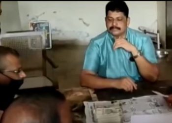 എക്സൈസ് ഓഫീസിൽ നിന്നും കൈക്കൂലി പിടിച്ച കേസ്; 14 പേർക്ക് സസ്പെൻഷൻ