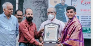 ടാ​ല​ന്‍റ്സ് ഫു​ട്ബോ​ൾ അ​ക്കാ​ദ​മി താരം  തേ​ജ​സ് കൃ​ഷ്ണ​യെ ആ​ദ​രി​ച്ചു.