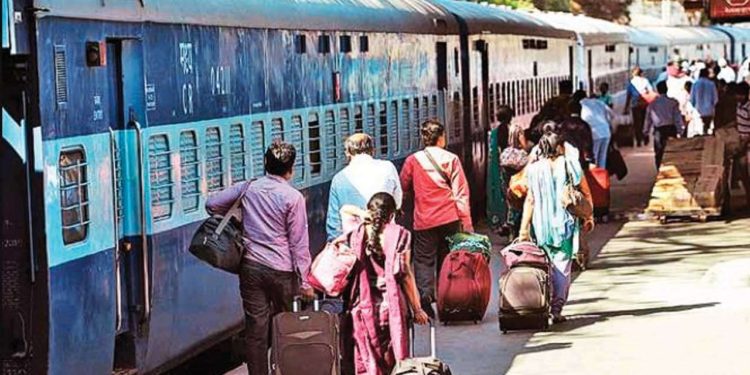 പാലക്കാട് – പൊള്ളാച്ചി റെയിൽപ്പാതയിൽ വൈദ്യുതീകരണം പൂർത്തിയാകുന്നു