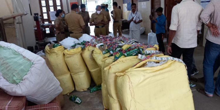 575 കിലോ നിരോധിത പുകയില ഉദ്പന്നങ്ങൾ പിടികൂടി.