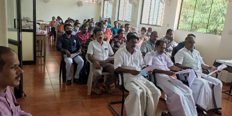 തെരുവ് നായ ശല്യം രൂക്ഷം. താലൂക്ക് വികസന സമിതിയിൽ പരാതിനൽകി