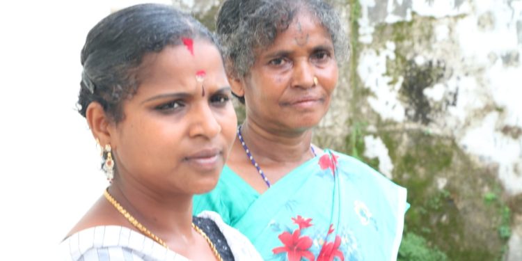 അട്ടപ്പാടി മധു കേസ് ദുർബലപ്പെടുത്താൻ സർക്കാർ ശ്രമിക്കുന്നു .