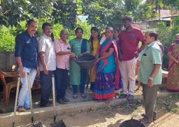 വ്യാപാരി വ്യവസായി ഏകോപന സമിതി തൊഴിലുറപ്പ് തൊഴിലാളികൾക്ക്  തൊഴിലുപകരണങ്ങൾ നൽകി