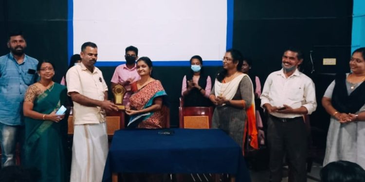 ഹൈസ്‌കൂൾ കേരളശ്ശേരിയിലെ വിവിധ ക്ലബ്ബുകൾ ലോക രക്തദാന ദിനം ആചരിച്ചു