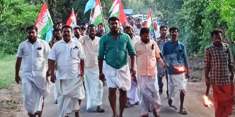 കെപിസിസി  ഓഫീസ് ആക്രമിച്ചതിൽ പ്രതിഷേധിച്ച്  പല്ലശ്ശനയിൽ  കോൺഗ്രസ്‌ കരിദിനം ആചരിച്ചു.