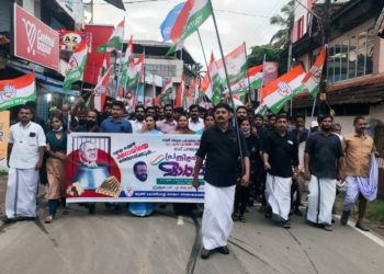 മുഖ്യമന്ത്രി രാജിവക്കണമെന്നാവശ്യപ്പെട്ടുകൊണ്ടും, നെന്മാറ എം എൽ എ  മാപ്പു പറയണമെന്നും ആവശ്യപ്പെട്ടുകൊണ്ടും  കോൺഗ്രസ് നെന്മാറ ടൗണിൽ പ്രതിഷേധമാർച്ച്  നടത്തി.