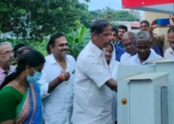 പുതുപ്പരിയാരം പഞ്ചായത്തിൽ ഹൈമാസ്റ്റ് ലൈറ്റുകൾ ഉദ്ഘാടനം ചെയ്തു.