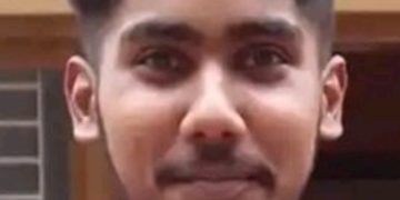 ജിംനേഷ്യത്തിൽ യുവാവ് കുഴഞ്ഞ് വീണ് മരിച്ചു. ഹൃദയാഘാതമെന്ന്  പ്രാഥമിക നിഗമനം.
