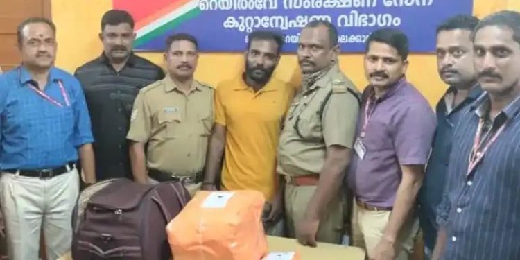 നാല് കിലോ കഞ്ചാവുമായി കാസര്‍കോട് സ്വദേശി  പിടിയിൽ