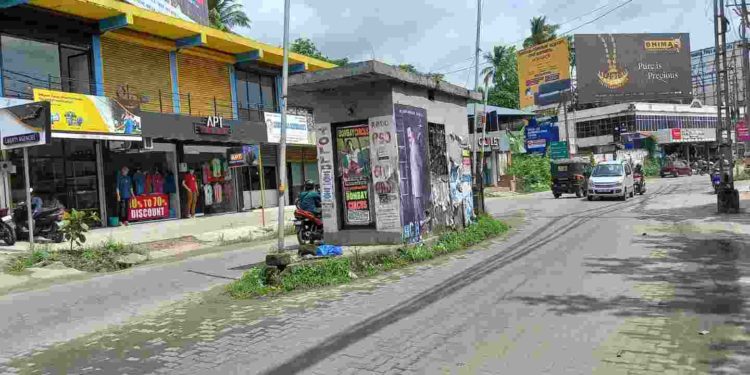 ടോൾ ബൂത്തുകൾ നോക്കുകുത്തികൾ