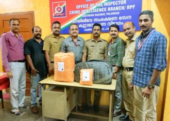 ഷാലിമാർ എക്സ്പ്രസ്സ്‌ ൽ നിന്ന് 10.250 കിലോ. കഞ്ചാവ് പിടികൂടി