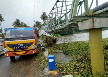 മൂക്കൈ പുഴയിലെ കുളവാഴകൾ നീക്കി തുടങ്ങി