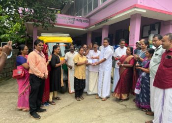 വനിതകൾക്ക് ഓട്ടോ വിതരണം ചെയ്തു.