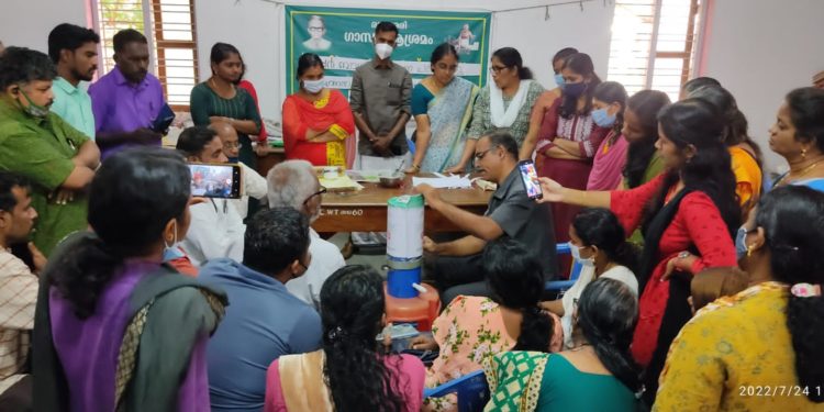 പേപ്പർബാഗ് നിർമ്മാണത്തിൽ പരിശീലനം നൽകി