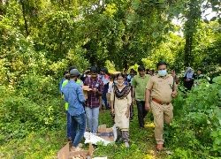 തരിശിടങ്ങളിൽ വിത്തുകൾ മുളപ്പിച്ച് വിദ്യാർത്ഥികളും, അദ്ധ്യാപകരും.