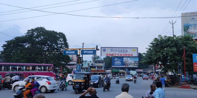 ഒലവക്കോട്  ഗതാഗത കുരുക്കിന് പരിഹാരം വേണം