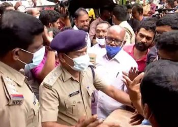 പ്രസവത്തില്‍ കുഞ്ഞ് മരിച്ചതിന് പിന്നാലെ അമ്മയും മരിച്ചു. ആശുപത്രിയില്‍ സംഘര്‍ഷാവസ്ഥ