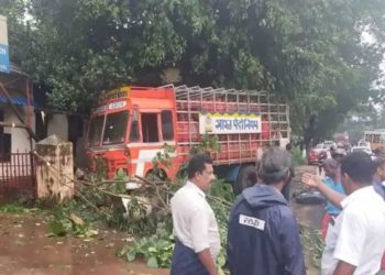 കല്ലടിക്കോട് ബൈക്കും ലോറിയും കൂട്ടിയിടിച്ച്‌  രണ്ട് മരണം