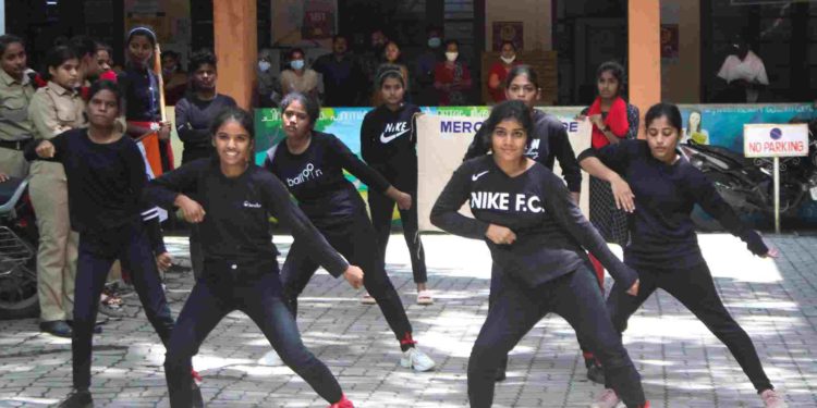 ക്യാപ്റ്റന്‍ ലക്ഷ്മി സെഹ്ഗാളിനെ ആദരിച്ച്  ഫ്ളാഷ് മോബ് സംഘടിപ്പിച്ചു