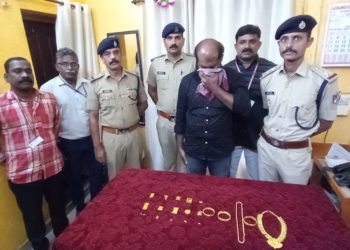 രേഖകളില്ലാതെ കടത്തിയ സ്വർണ്ണാഭരണങ്ങൾ പിടികൂടി