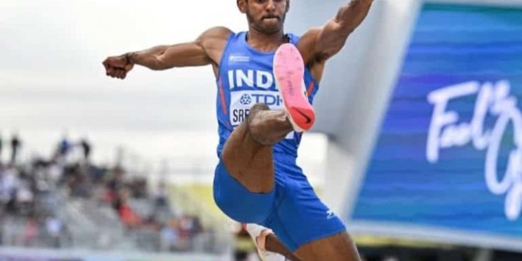 കോമൺവെൽത്ത്ലോംഗ് ജംപിൽ മലയാളി താരം പാലക്കാട്ടിൻെറ  എം ശ്രീശങ്കറിന് വെള്ളി മെഡൽ.