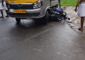 പത്തിരിപ്പാല മൂന്ന് വാഹങ്ങനൾ കൂട്ടിയിടിച്ച് നാല് പേർക്ക് പരിക്ക്