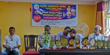 വിദ്യാർഥികളെ അനുമോദിച്ചു.