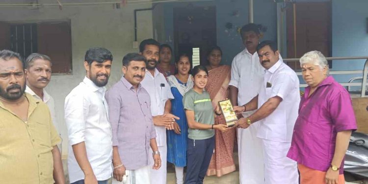 ദേശീയ ചാമ്പ്യൻഷിപ്പിൽ കേളത്തിന് വേണ്ടി പങ്കെടുത്ത ശ്രീജയെ ആദരിച്ചു