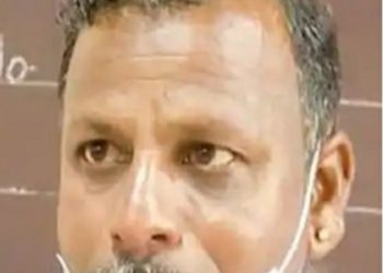 വീട്ടുവളപ്പിൽ കഞ്ചാവ് ചെടി വളർത്തിയ ഗായകൻ  പിടിയിൽ