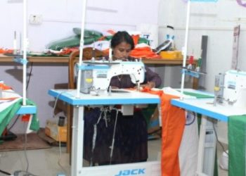 കുടുംബശ്രീ  നിര്‍മിക്കുന്നത് രണ്ട് ലക്ഷം ത്രിവര്‍ണ പതാകകൾ