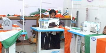 കുടുംബശ്രീ  നിര്‍മിക്കുന്നത് രണ്ട് ലക്ഷം ത്രിവര്‍ണ പതാകകൾ