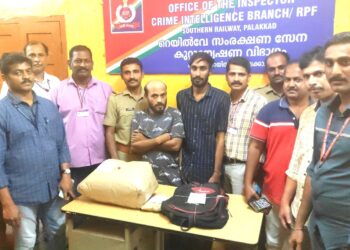 മൂന്നു ലക്ഷം വിലവരുന്ന കഞ്ചാവുമായ് രണ്ടു പേർ പിടിയിൽ.