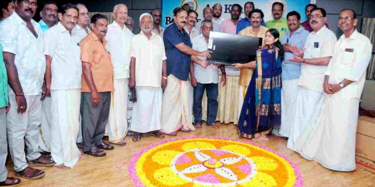 ബസ് ഓപ്പറേറ്റേഴ്സ് ഓർഗനൈസേഷൻ ഓണാഘോഷം നടത്തി