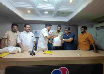 മാധ്യമ പ്രവർത്തകർക്ക് ഓണകിറ്റ് വിതരണം ചെയ്തു.