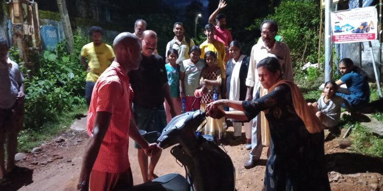 അനധികൃത ഹംബ്‌ അപകടം വരുത്തുന്നതായി പരാതി. രാത്രിയിൽ തന്നെ നാട്ടുകാർ പ്രതിഷേധിച്ചു.