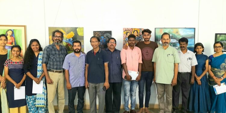 വർണ്ണനിലാവ് ‘ ചിത്രപ്രദർശനം സമാപിച്ചു.