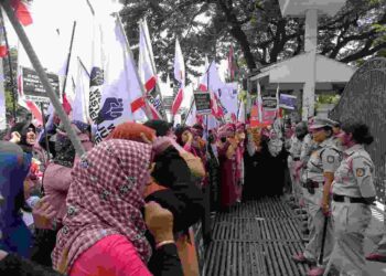 ലഹരി : ഭരണകൂട നിസംഗതക്കെതിരെ കളക്ടറേറ്റ് മാർച്ച്‌ നടത്തി