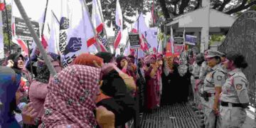 ലഹരി : ഭരണകൂട നിസംഗതക്കെതിരെ കളക്ടറേറ്റ് മാർച്ച്‌ നടത്തി