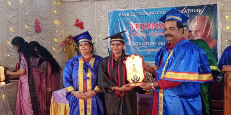 ബിരുദ ദാന ചടങ്ങ് നടന്നു.