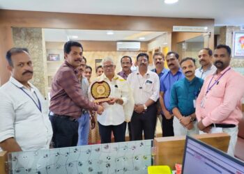 യാത്രയയപ്പ് നൽകി.