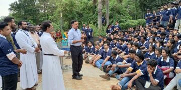 വിനോദ സഞ്ചാരികൾക്ക് പ്രകൃതിസംരക്ഷണ ബോധവൽക്കരണ ക്ലാസ് നടത്തി.