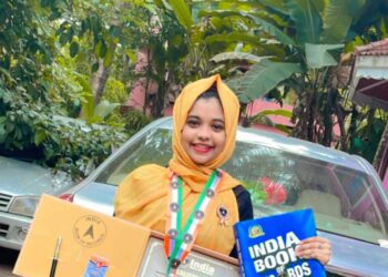 ചിത്ര രചനയിൽ വേഗത കൊണ്ട്  ഇന്ത്യ ബുക്ക്‌ ഓഫ് റെക്കോർഡ്സിൽ ഇടം നേടി ഫാത്തിമ