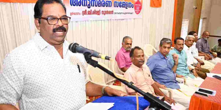ഠേംഗ്ഡ്ജി ഭാരതീയ തൊഴിലാളി സമൂഹത്തിന് പുത്തൻ ദിശാബോധം നൽകിയ നേതാവ് :ശിവജി സുദർശനൻ.