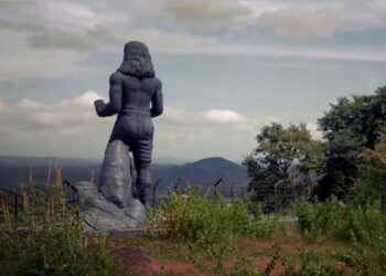 നാറാണത്ത് ഭ്രാന്തന്റെ സ്മരണകളുണർത്തി  രായിരനെല്ലൂർ മലകയറ്റം നാളെ